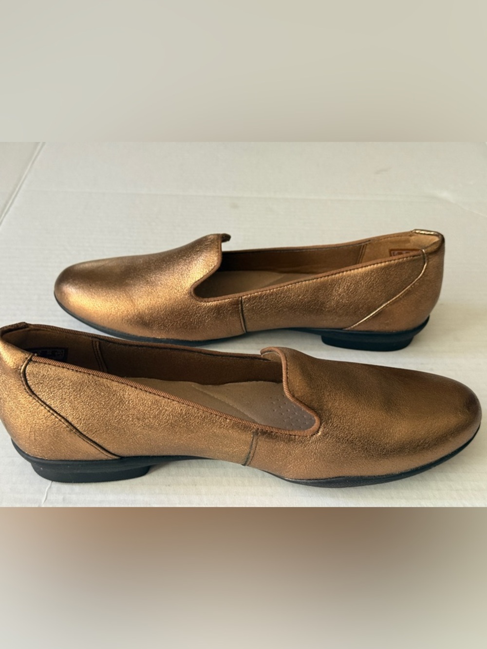 Clarks Collection Sara Poppy Metallic Bronze Leather Flats /Loafers Women's Sz 8 - Picture 8 of 11